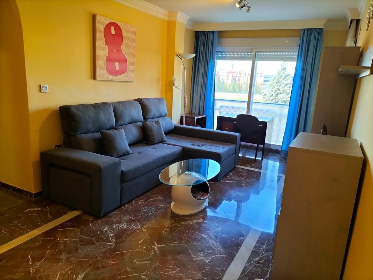 Piso Turistico En Granada. Zona Palacio Deportes *